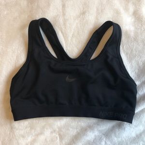 Black Nike pro sports bra